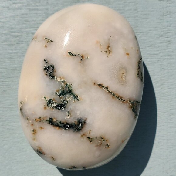 Moss Agate Palm Stone Pillow (Q2) - Picture 1 of 4